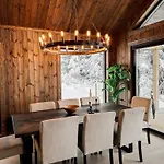 Semesterbostad Modern Mountain - Sauna - 5 Bedrooms - Sleeps For 10 *