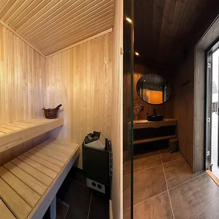 Modern Mountain - Sauna - 5 Bedrooms - Sleeps For 10 *