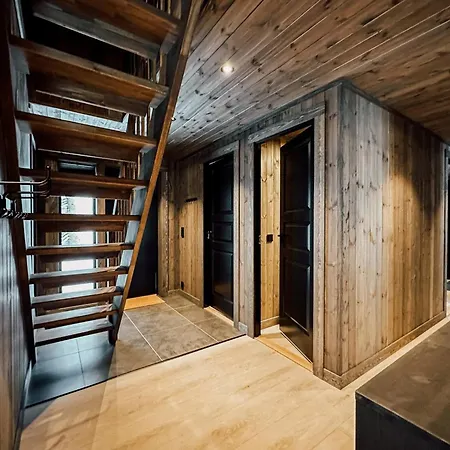 Modern Mountain - Sauna - 5 Bedrooms - Sleeps For 10 Holiday home *